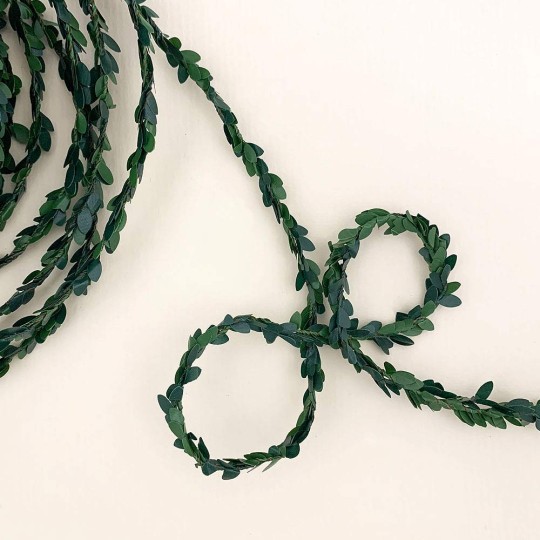 Leafy Green Boxwood Wired Garland for Crafts and Decoration ~ 3/8" wide x 3 yards long